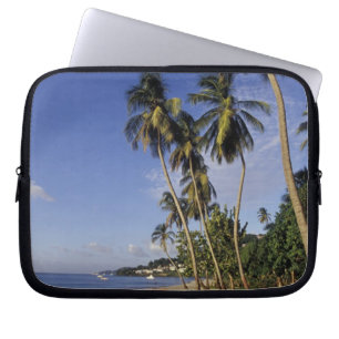 KARIBIEN, Grenada, St. George, Båtar på palm Laptop Sleeve
