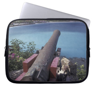 KARIBIEN, St. Barts, Connon siktar in i St. Jeans Laptop Sleeve