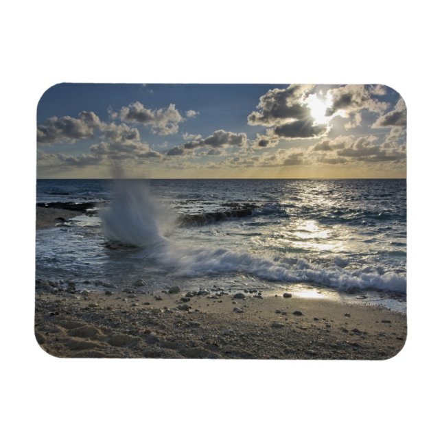 Karibiska havet, Caymanöarna.  Vågor som bryts Magnet (Horisontell)