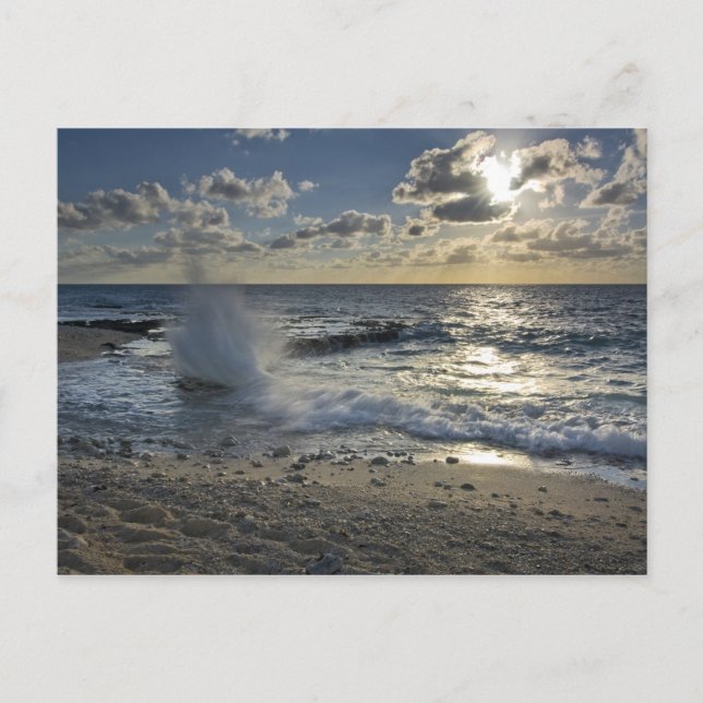 Karibiska havet, Caymanöarna.  Vågor som bryts Vykort (Framsida)