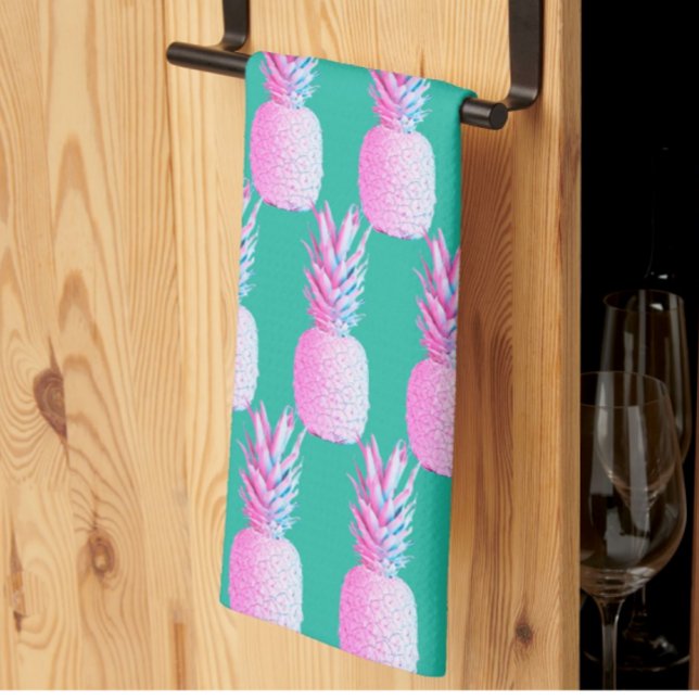 Karibiskt Blått Färgglada Rosa Pineaplar  Kökshandduk (Pink pineapples on tropical blue green! )