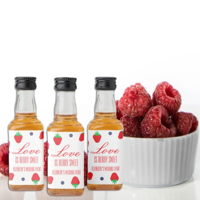 Kärlek är bärigt sött fruktbröllopsdusch spritflaskor etikett (Skapare uppladdad)