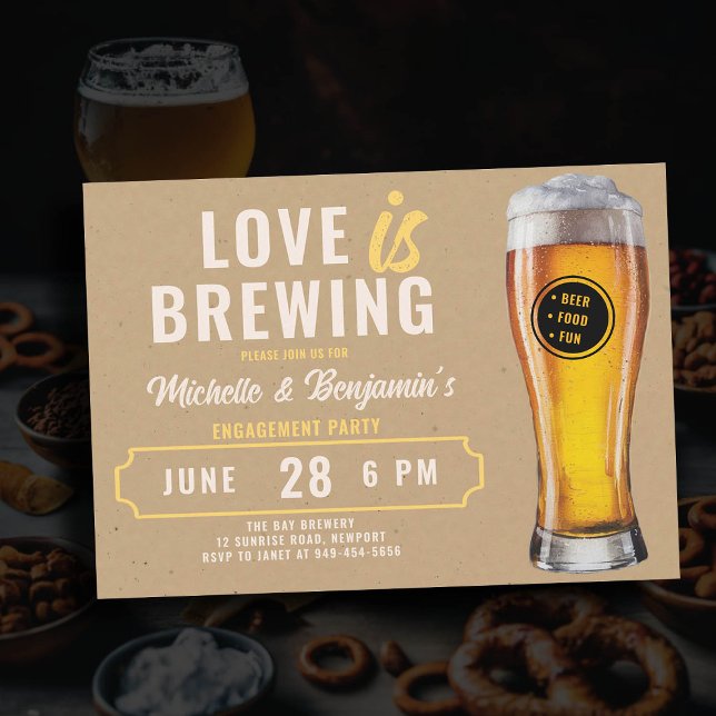 Kärlek är Brewing Beer Kraft Coupples Förlovning Inbjudningar (love is brewing beer engagement party invitation brewery party rustic kraft paper)