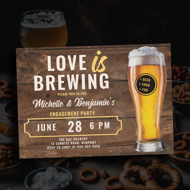 Kärlek är Brewing Beer Rustic Couples Förlovning Inbjudningar (love is brewing beer engagement party invitation brewery party rustic wood board)