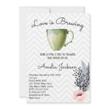 Kärlek är Brewing Elegant Flowers Tea Möhippa