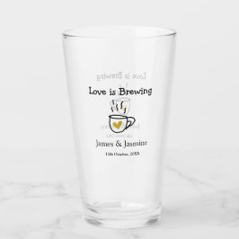 Kärlek är ett bryggkaffe mugg guld-hjärtparet namn glaskopp