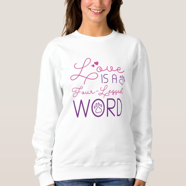 Kärlek är ett fyraåldrat Ord T Shirt (Framsida)
