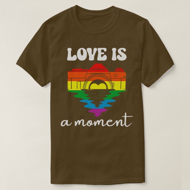 Kärlek är ett ögonblick Camera LGBT T Shirt (Design framsida)