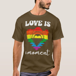 Kärlek är ett ögonblick Camera LGBT T Shirt