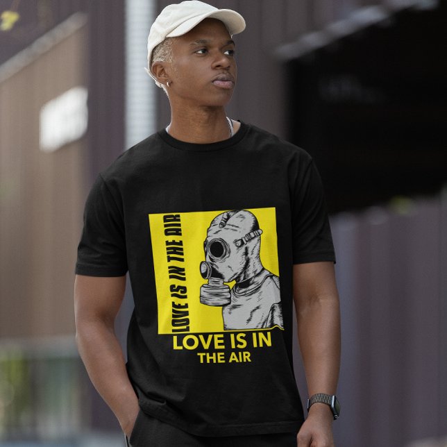 Kärlek är i Luft gasmask - Anti alla hjärtans dag  T Shirt (Skapare uppladdad)