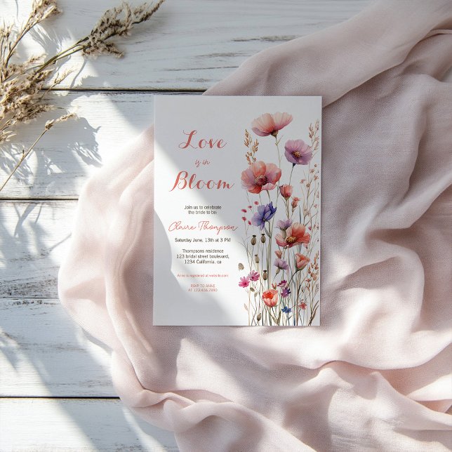 Kärlek är i möhippan blommigt av blommor inbjudningar (Skapare uppladdad)