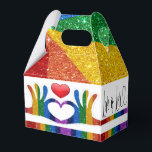 Kärlek är Kärlek Händer och och Heart Favoritbox Presentaskar<br><div class="desc">Jag erbjuder detta på flera sätt denna vecka. Se mina SAMLINGAR,  inklusive Gift and Favor Boxes,  BIRTHDAY,  matchande STATIONERY som kommer den här veckan,  PARTY GOODS,  KÄRLEK och mer ...  och besök Zazzle via min adress eftersom det hjälper mig på det sättet. Tack,  Sharon Rhea Ford,  https://www.zazzle.com/store/sharonrhea</div>