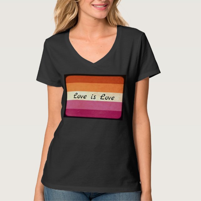 Kärlek är Kärlek, LGBTQ+ Lesbisk Flagga T-Shirt (Framsida)