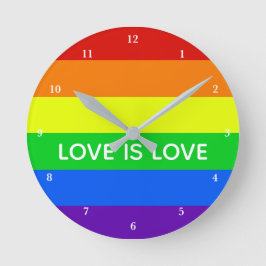 Kärlek är Kärlek Rainbow Gay pride Cute LGBT Rund Klocka