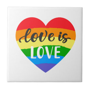 Kärlek är Kärlek Rainbow Heart Kakelplatta