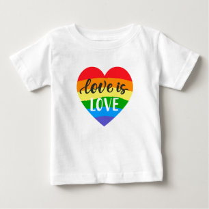 Kärlek är Kärlek Rainbow Heart T Shirt