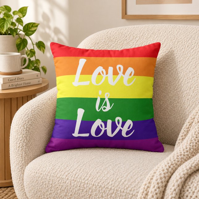 Kärlek är Kärlek Skript Regnbågsrand Pride Kudde (Skapare uppladdad)
