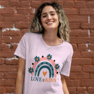 KÄRLEK ÄR KIND FÄRG ROSA BOHO RAINBOW T SHIRT