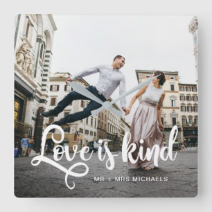Kärlek är Kind Photo med Namn Fyrkantig Klocka