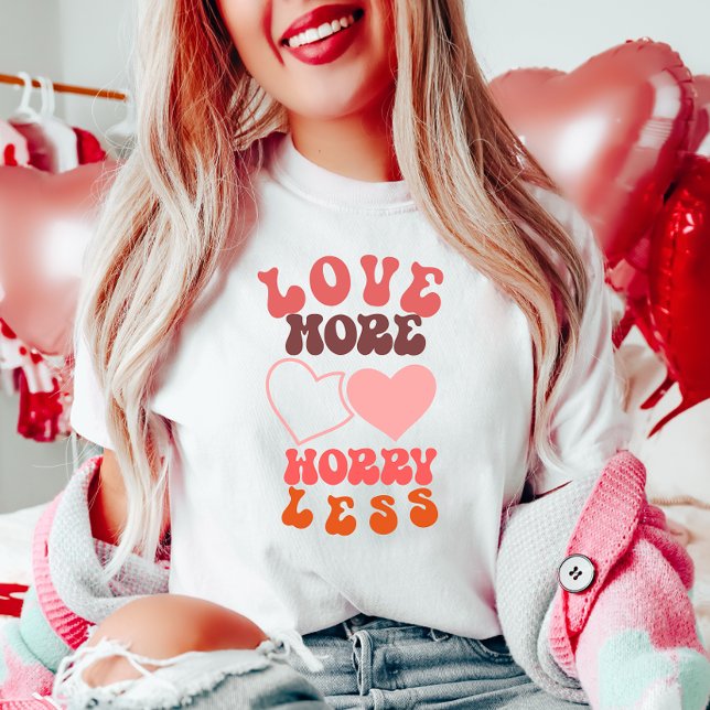Kärlek är mer oroligt mindre t shirt (Skapare uppladdad)