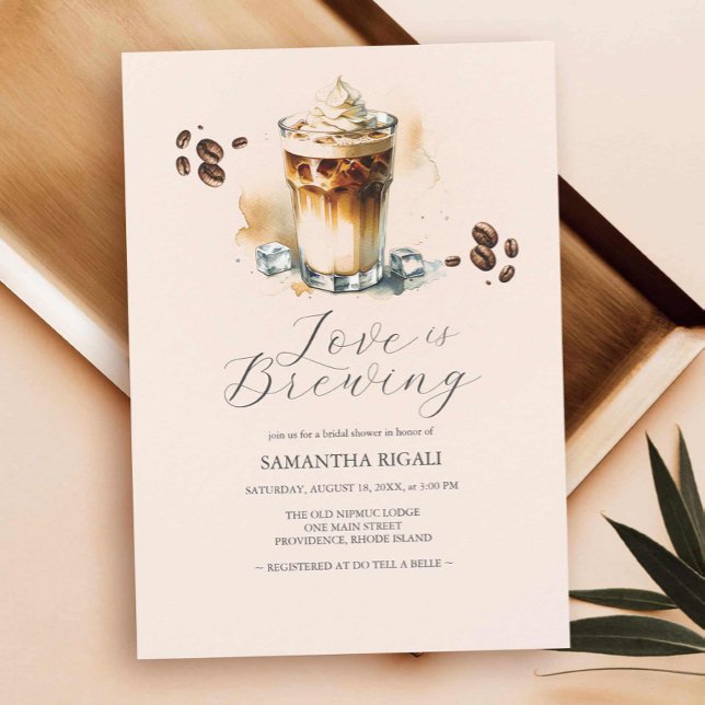 Kärlek är Möhippa av  av riskaffe Inbjudningar (Bridal shower invitations love is brewing coffee theme with iced coffee for summer. )