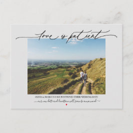 Kärlek är Patient Bröllop Postponement Grått Vykort