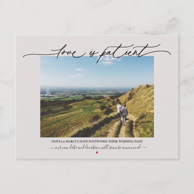 Kärlek är Patient Bröllop Postponement Mauve Vykort (Framsida)