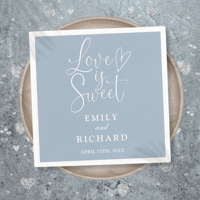 Kärlek är Sweet Elegant Modern Dusty Blue Bröllop Pappersservett (Love Is Sweet Elegant Modern Dusty Blue Wedding Napkins)