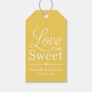 Kärlek är Sweet Gult Script Monogram Bröllop Presentetikett