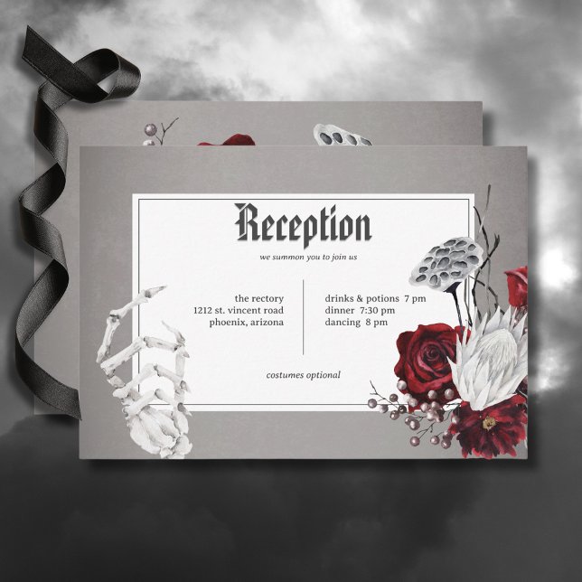 Kärlek & Benämnda Spökliga Röda Blommiga Bröllopsm Tilläggskort (Love & Bones Spooky Red Floral Wedding Reception Card)