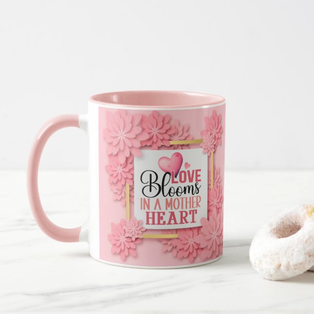 Kärlek blommar i en mors hjärta Rosa blommor Mugg (Med munk)