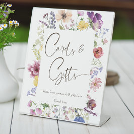 Kärlek blomstrar i boho-gåvor från vilda blommor b