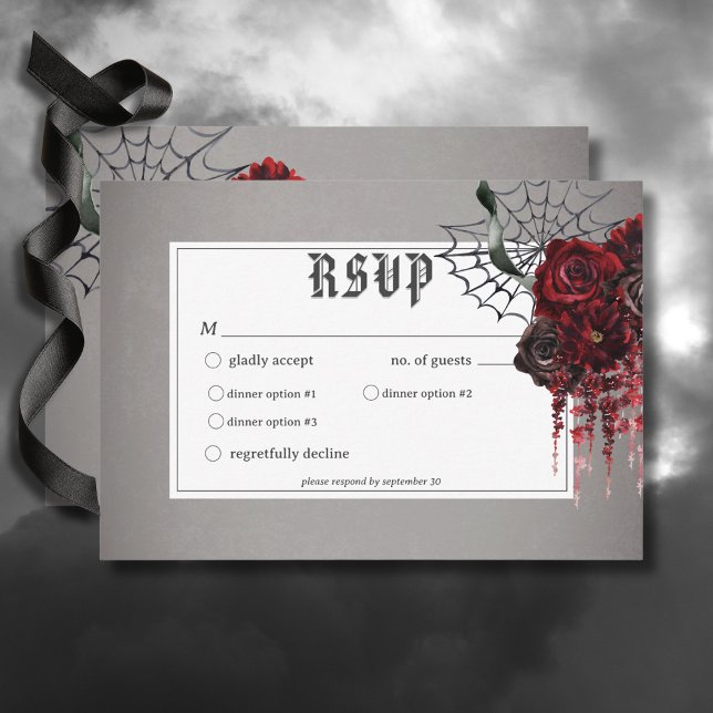 Kärlek & Bones Spooky Red Blommigt Bröllop Middag OSA Kort (Love & Bones Spooky Red Floral Wedding Response Card with Dinner Options)