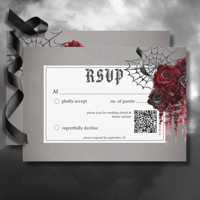 Kärlek & Bones Spooky Red Blommigt Bröllop QR-kod OSA Kort (Love & Bones Spooky Red Floral Wedding Response Card with QR Code)