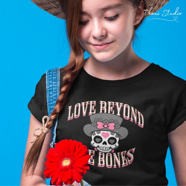 Kärlek bortom Bones Valentine Modern Retro Skull T Shirt (Skapare uppladdad)