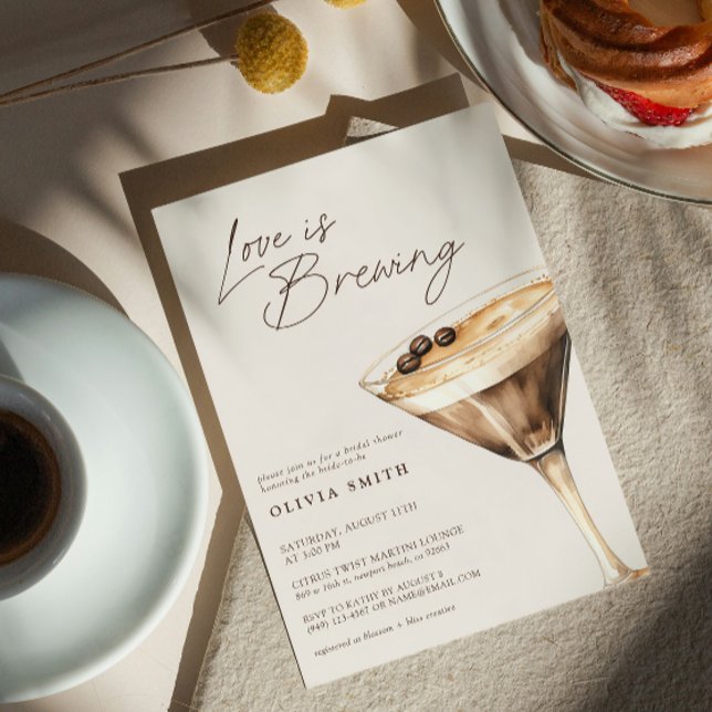 Kärlek bringar Espresso Martini Möhippa Inbjudningar (Easily personalize this modern bridal shower invite for the espresso martini loving bride-to-be!)