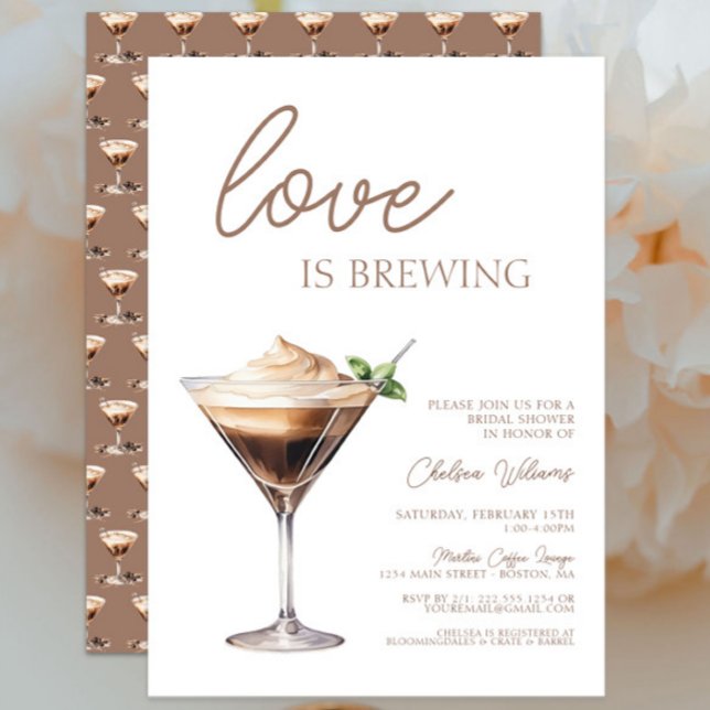 Kärlek bringar Espresso Martini Möhippa Inbjudningar (Love is Brewing Espresso Martini Bridal Shower Invitation, Modern Chic Trendy, White Brown, Coffee)