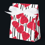 Kärlek, bröllop, Alla hjärtans dag Presentaskar<br><div class="desc">Kärlek,  bröllop,  Alla hjärtans dag,  gåva,  hälsning,  rött hjärta,  rand,  svart och vitt,  rött och svart,  vitt och rött</div>