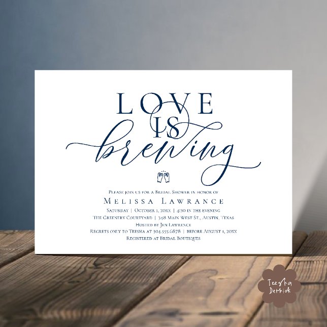 Kärlek bryggs Elegant bröllopsdusch med vackra bok Inbjudningar (Love Is Brewing Modern Classy Elegant Script Bridal Shower Invitation Card in Navy Blue)