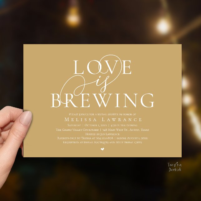 Kärlek bryggs elegant bröllopsfest för bruden inbjudningar (Love Is Brewing Elegant Script Bridal Shower Invitation Card Beer Wine Bar in Champagne Gold)