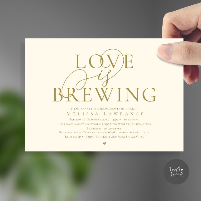 Kärlek bryggs elegant bröllopsfest för bruden inbjudningar (Love Is Brewing Elegant Script Bridal Shower Invitation Card Beer Wine Bar in Yellow Gold Cream)