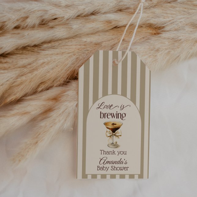 Kärlek bryggs Espresso Martini Bow Bröllopsdusch Presentetikett (Skapare uppladdad)