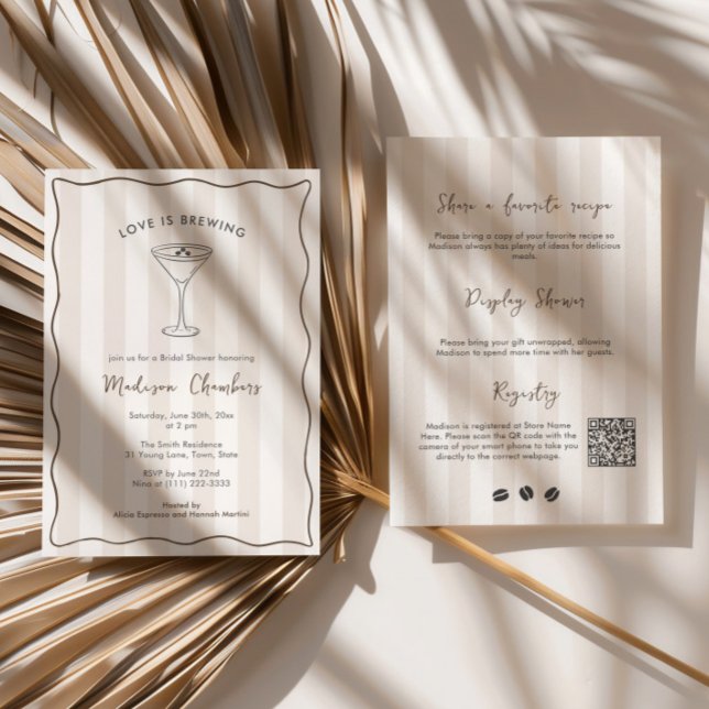 Kärlek bryggs Espresso Martini Bröllopsdusch Inbjudningar (Love Is Brewing Espresso Martini Social club bridal shower double-sided invitation with QR code)
