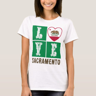 Kärlek California Statlig flagga Heart Sacramento T Shirt