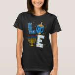 KÄRLEK Cute Hanukkah Dekorations Dreidel Menorah C T Shirt<br><div class="desc">KÄRLEK Cute Hanukkah Dekorationer Dreidel Menorah Chanukah.</div>