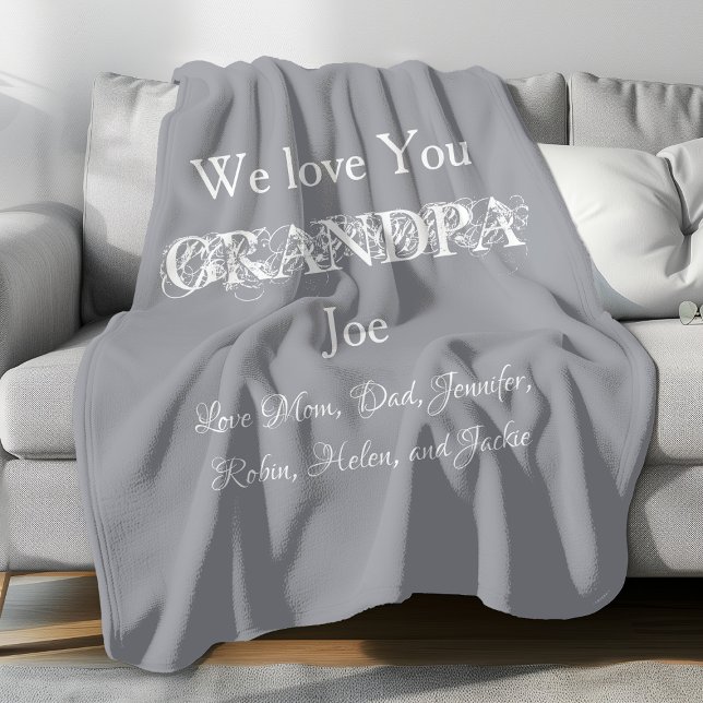 Kärlek Du Grandpa Simple Script Kids Namn Cute Grå Fleecefilt ("We Love You GRANDPA" personalized, simple, comfy, light grey fleece blanket. )