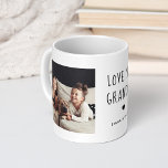 Kärlek Du Grandpa | Två foto-handskrivna texter Kaffemugg<br><div class="desc">Den här enkla och snyggt mugg säger "Kärlek you Grandpa" i trendiget,  handskriven svart text med ett passande hjärta och en punkt för ditt namn. Det finns också utrymme att visa två av dina favoritfoton för en gåva som din morfar kommer att ge kärlek.</div>