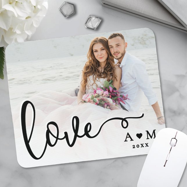 Kärlek Elegant Skript Paret Foto Musmatta (Love Elegant Script Couple Photo Mouse Pad)
