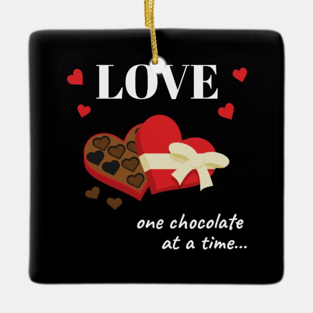 Kärlek Ett choklat i en tidsinställd, nuftig citat Julgransprydnad Keramik (Framsida)