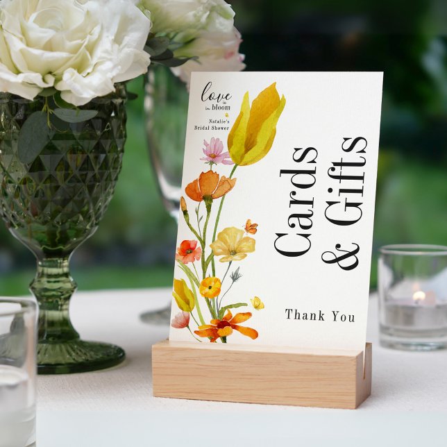 Kärlek finns i Möhippa- och presentkort för bloom Inbjudningar (Skapare uppladdad)